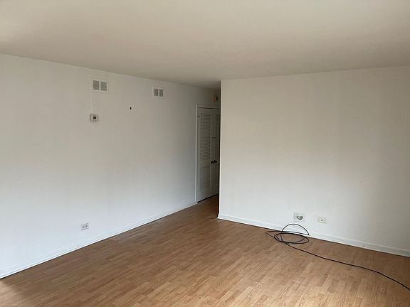 5th image of 16648 Thornton Ave