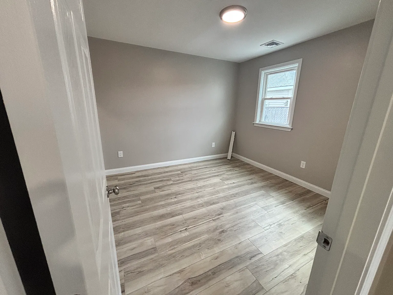 2 bed, 900 sqft, $2,300 — Photo 1