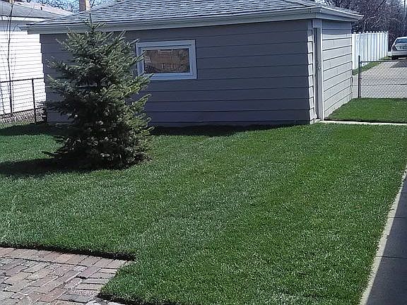 4th image of 5239 N La Crosse Ave