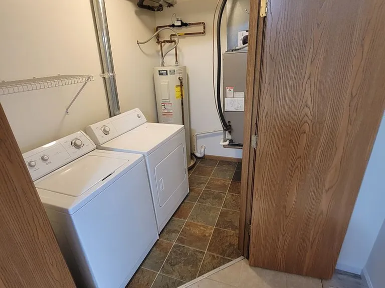 Hidden Oaks Apartments — Photo 11