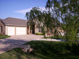 4804 Southcreek Rd, Moore, OK 73165