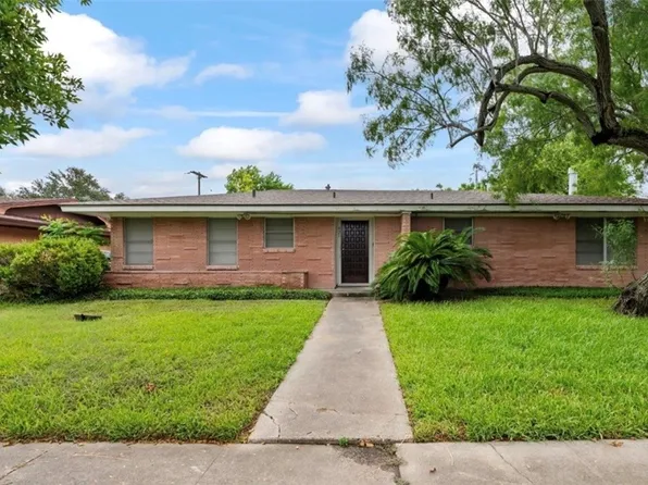921 Barracuda Pl, Corpus Christi, TX 78411