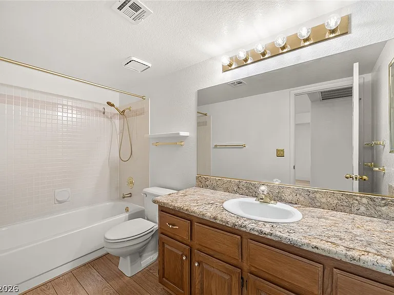 360 Humboldt North Dr — Photo 31