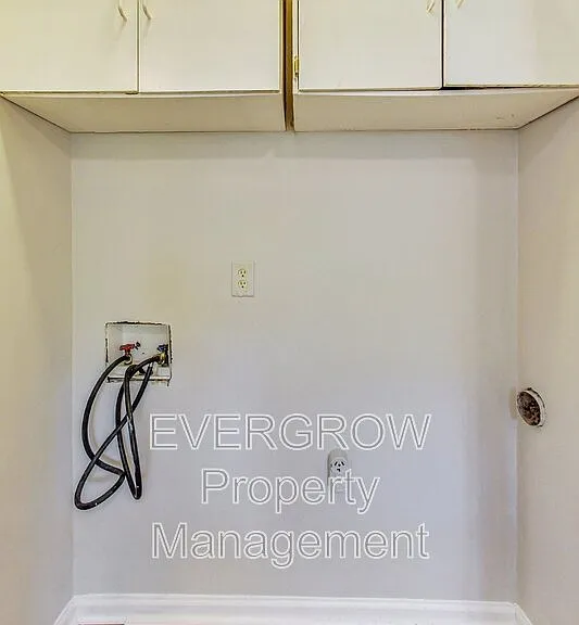 3962 Strathmore Dr — Photo 25