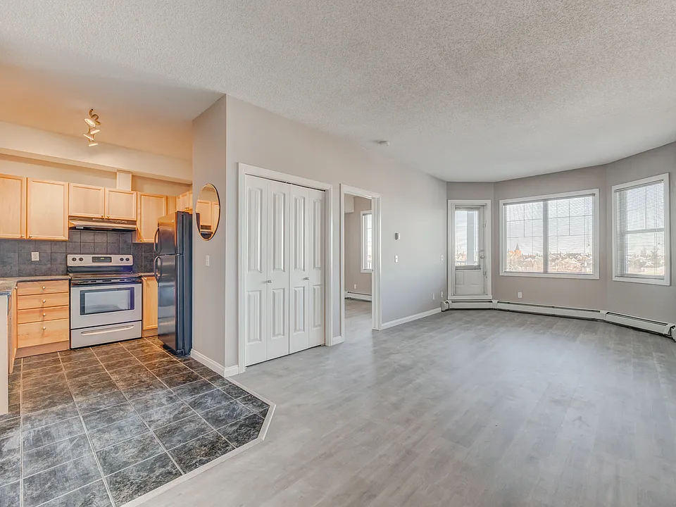 8 Prestwick Pond Ter SE #420