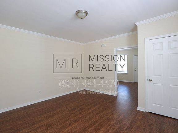 5th image of 1402 Bainbridge St #B