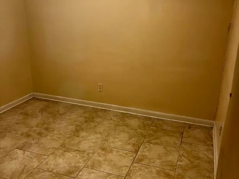 671 E Olive Rd #9 — Photo 5
