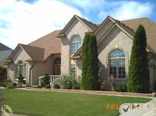 43539 Holmes Dr, Sterling Heights, MI 48314