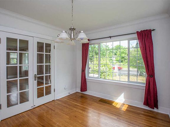 4th image of 2411 W Dalton Ave