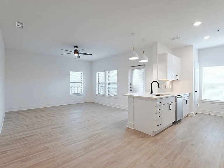 Tropia Luxury Apartments — Photo 146