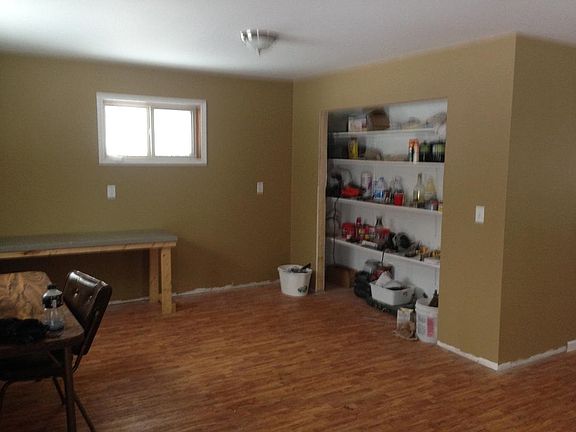 5th image of 330 S Crestview Ln