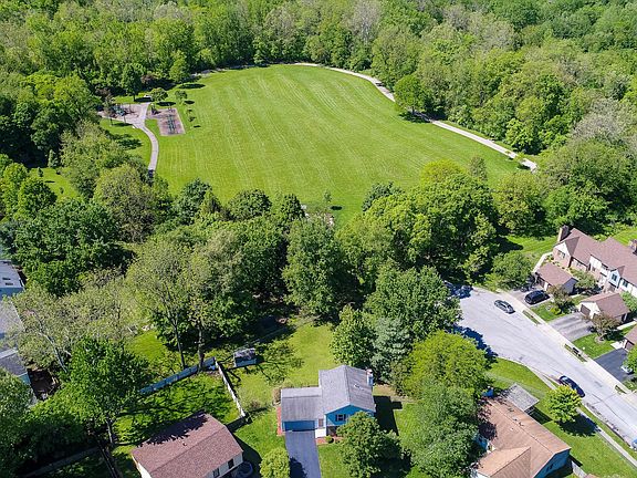 3rd image of 3695 Creekridge Ct