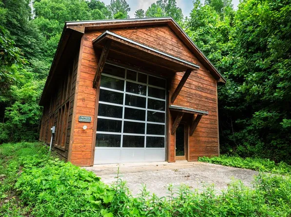 235 Rios Dr, Bryson City, NC 28713