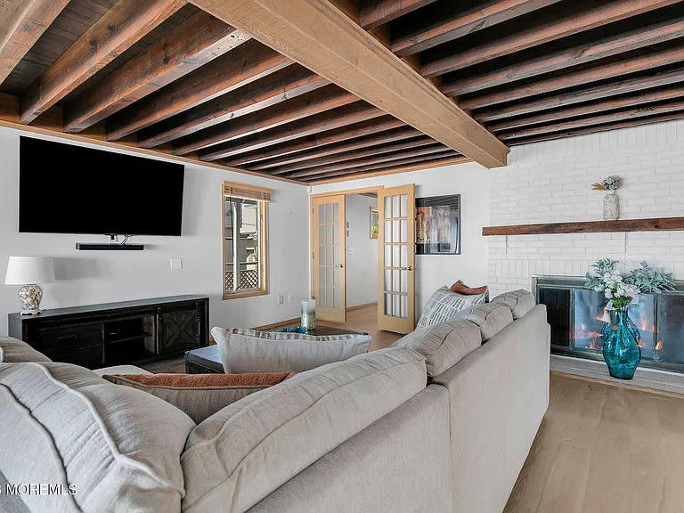 304 Oceanfront — Photo 15