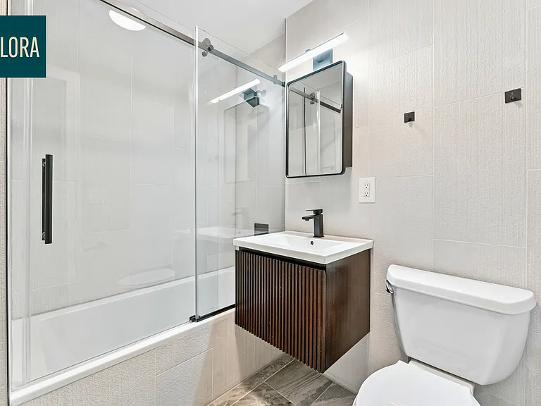 305 E 11th St #5F — Photo 7