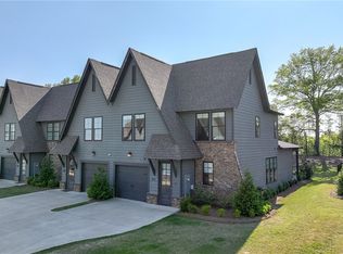 711 Cyprus Cove Dr, Auburn, AL 36830