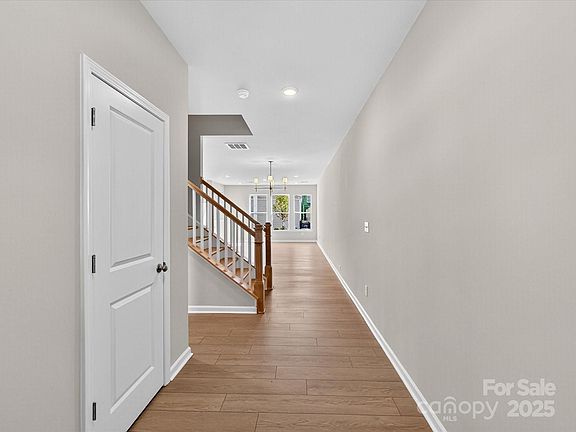 4th image of 10202 Mamillion Dr