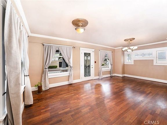 3rd image of 211 S Ross St