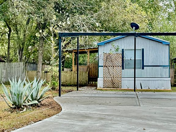 3rd image of 13226 Hilltop Ct