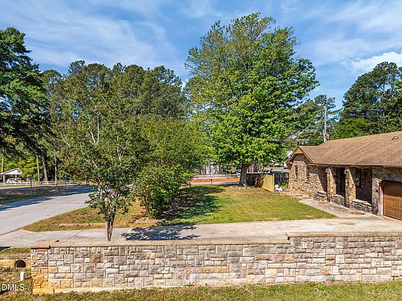 4th image of 101 Bainbridge Cir
