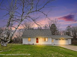 14295 White Oaks Dr, Lansing, MI 48906