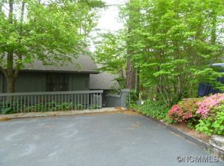 74 Racquet Club Villas Dr, Sapphire, NC 28774