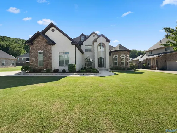 2026 Meadow Creek Cir SE, Owens Cross Roads, AL 35763