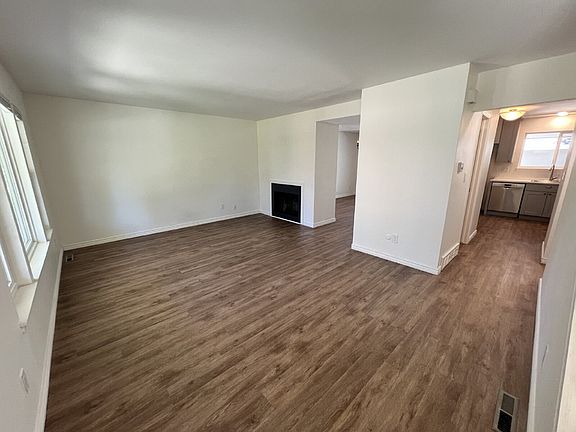 4th image of 7052 E Briarwood Dr