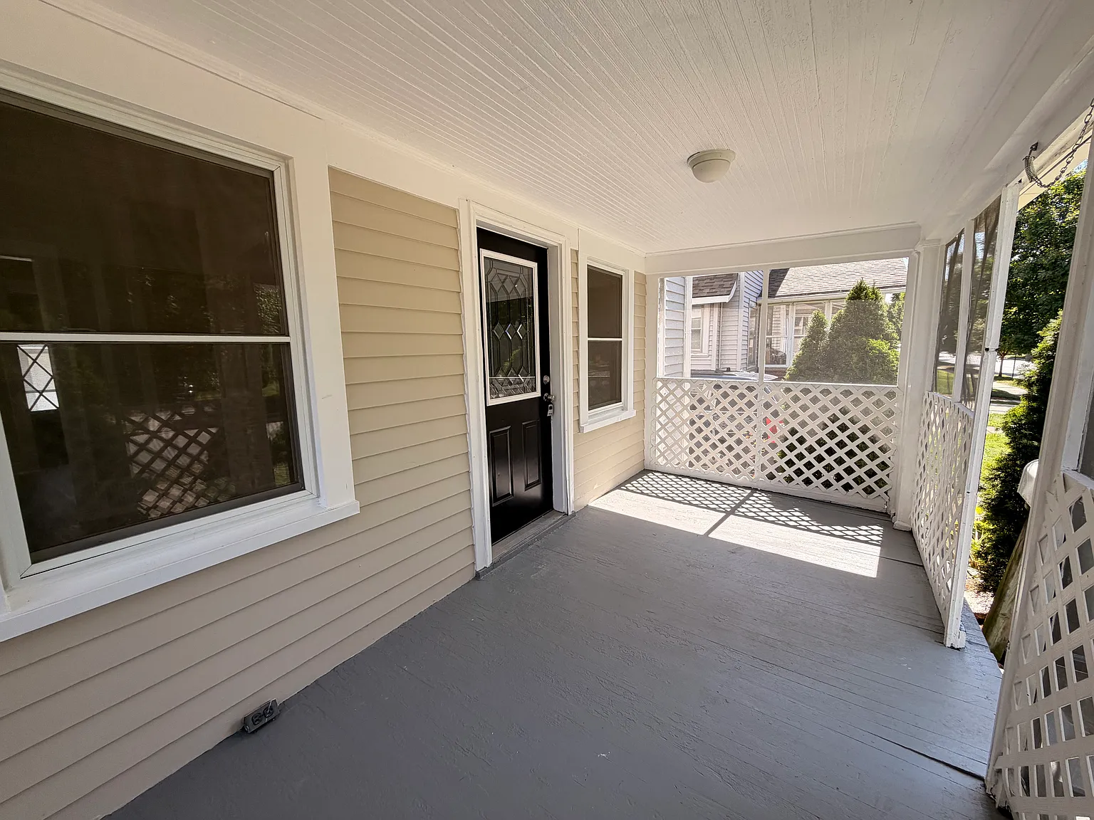 3 bed, 1256 sqft, $1,400 — Photo 2