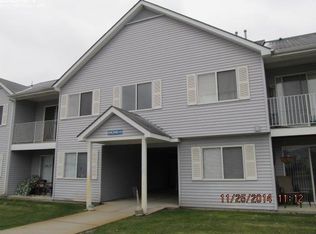 806 N Towne Commons Blvd, Fenton, MI 48430