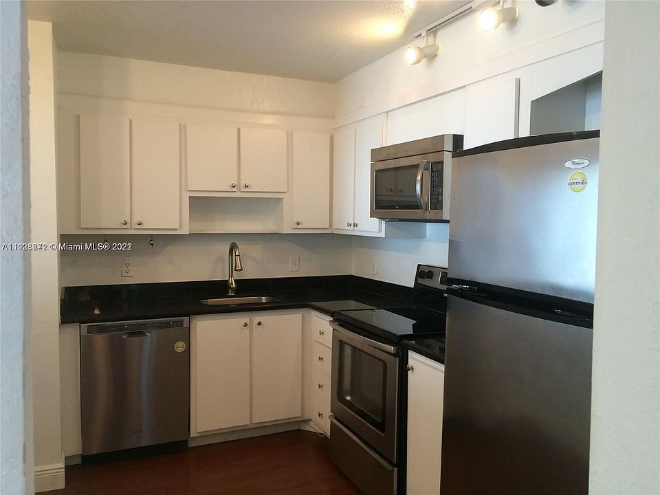 1st image of 2851 NE 183rd St APT 1004E