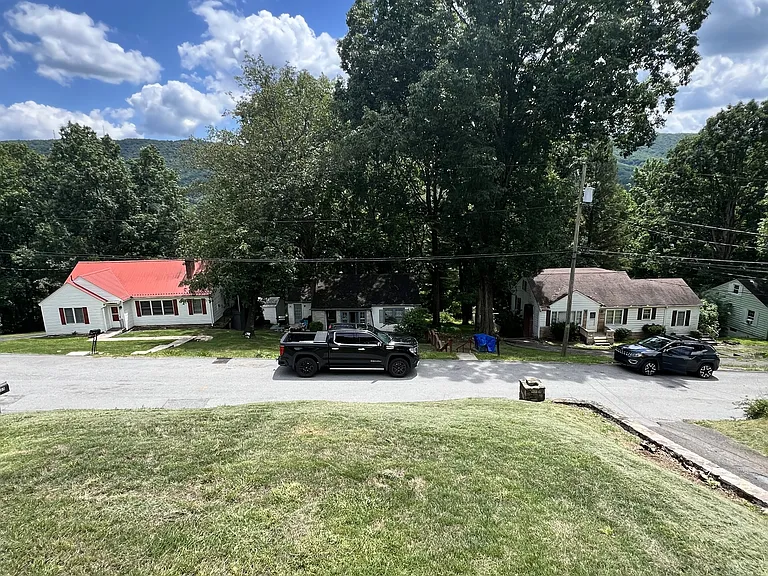 1219 East Dr — Photo 8
