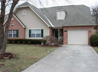 2819 Knob Creek Ln, Knoxville, TN 37912