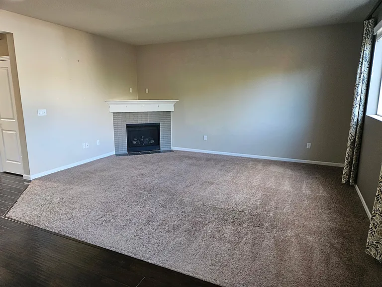 51192 SW Klompen St — Photo 3
