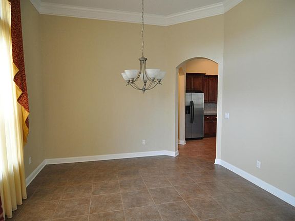 4th image of 696 Battersea Dr