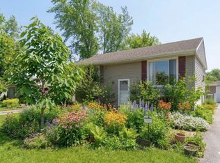 216 E Rose St, Glenwood, IL 60425