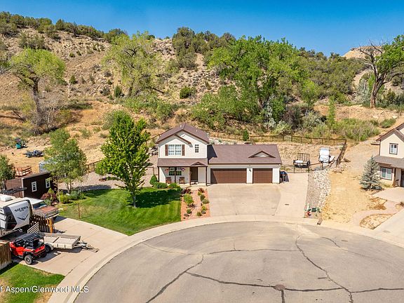 2nd image of 2621 Fairview Heights Ct