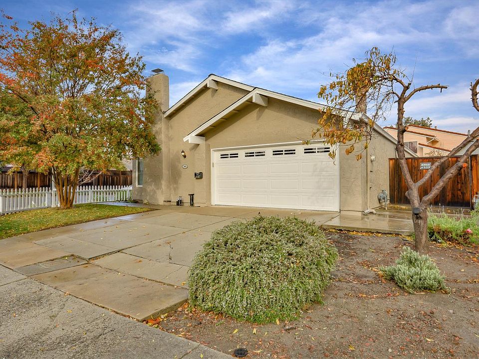 1st image of 569 Lanfair Cir