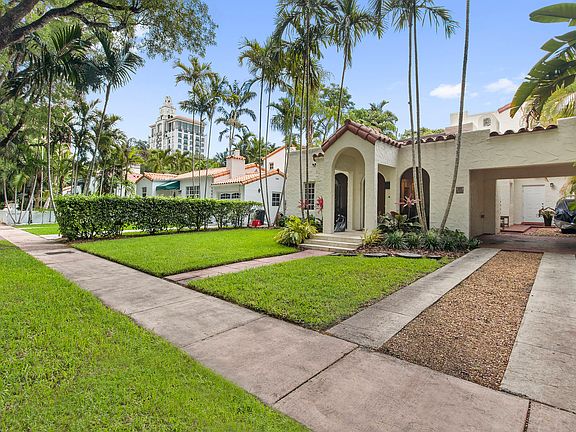 2nd image of 434 Alcazar Ave