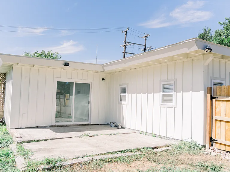 1385 Oblate Dr — Photo 11