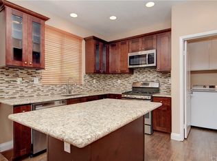 809 Gallery Ct, Costa Mesa, CA 92626