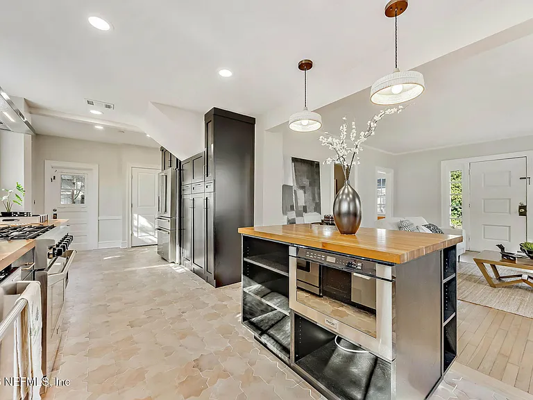 1150 Willow Branch Ave — Photo 8