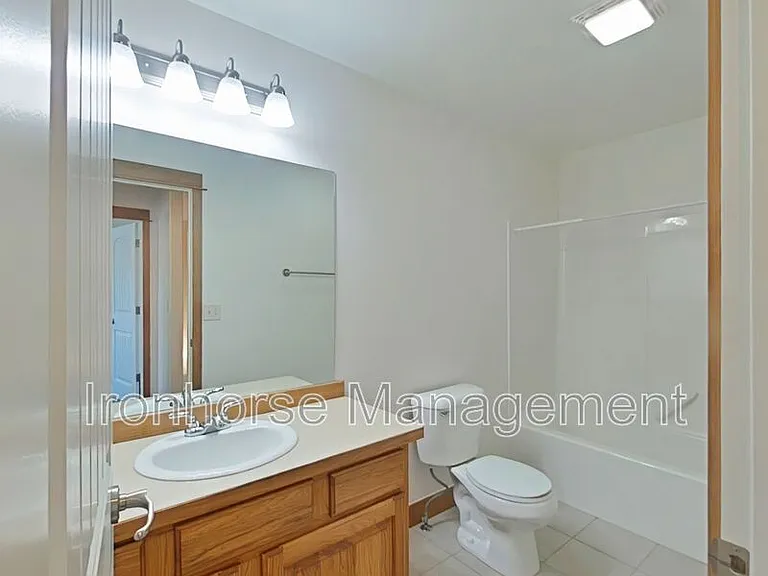 5471 Glenellen Dr #4 — Photo 29