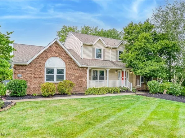 32906 Lisa Ln, Solon, OH 44139