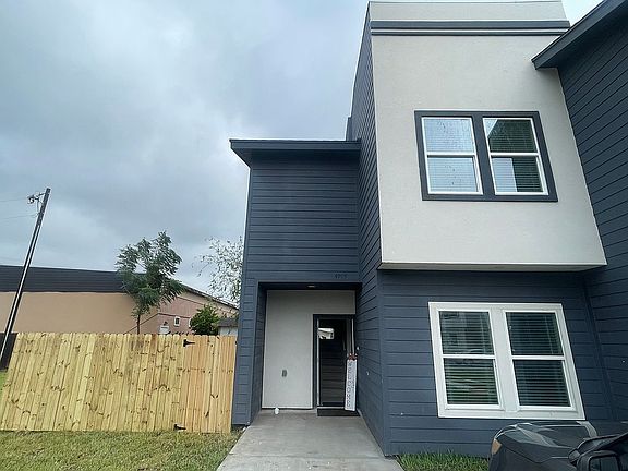 3rd image of 4905 Alexa Dr