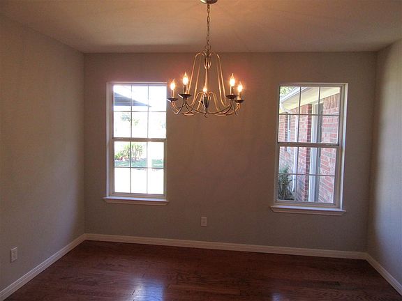 5th image of 208 Armadillo Dr