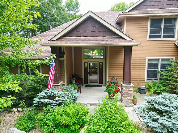 4th image of 12662 Louisa Ct