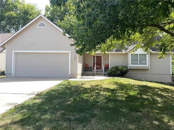 15444 Floyd St, Overland Park, KS 66223