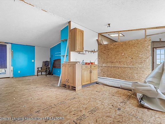 4th image of 11980 E South Gratiot County Line Rd