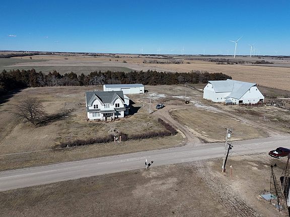 3rd image of 2272 Hickory Rd